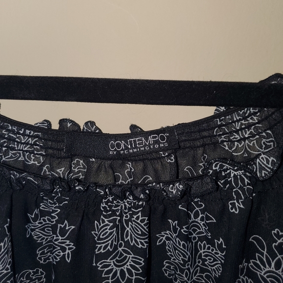 Black and White Patterned Top - Picture 2 of 2